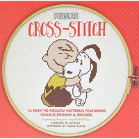 Peanuts Cross-Stitch: 16 Easy-to-Follow Patterns Featuring Charlie Brown & F [Paperback]