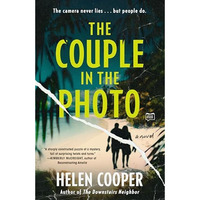 The Couple in the Photo [Paperback]