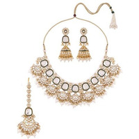 ZAVERI PEARLS Green Enamel Kundan & Pearls Bridal Necklace Earring & Maangtikka Set For Women-ZPFK16755