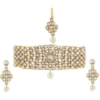 Yellow Chimes Kundan Studded Gold Plated Designer Choker Ethnic Traditional Choker Necklace Set With Maang Tikka Dangle Earrings by Yellow Chimes Gold Plated and Pearl Jewellery Set for Women (Golden)