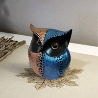 Xtore Modern Classy Lucky Owl Resin Art Figure Showpiece -(Pack of 1, Pink & Blue)