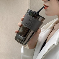 Kikiluxxa Glass Coffee Sipper Mug With Leather Sleeve Pack Of 2 Drinking Glasses Tumblers With Straws And Lids For Iced Tea, Juice, Cocktail, Smoothies Cold Hot Drink Cups (Sroza B Tumbler 2)