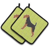 "Caroline's Treasures Welsh Terrier Checkerboard green Pair of Pot Holders BB3785PTHD, 7.5HX7.5W, Multicolor"