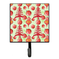 "Caroline's Treasures Red Christmas Tree and Ornaments Wall Hook, Small, Multicolor"