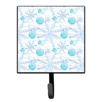"Caroline's Treasures Winter Snowflakes on White Wall Hook, Small, Multicolor"