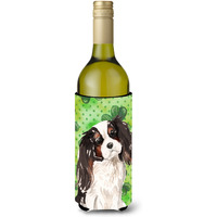 "Caroline's Treasures Tricolor Cavalier Spaniel St. Patrick's Decorative Bottle Hugger, 750ml, Multicolor"