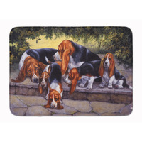 "Caroline's Treasures Basset Hound Puppies, Momma and Daddy Floor Mat, 19"" x 27"", Multicolor"