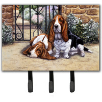 "Caroline's Treasures BDBA0312TH68 Basset Hound at The Gate Leash or Key Holder, Large, Multicolor"