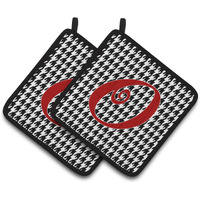 "Caroline's Treasures Monogram Initial O Houndstooth black Pair of Pot Holders CJ1035-OPTHD, 7.5HX7.5W, Multicolor"