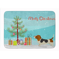 "Caroline's Treasures Basset Hound Christmas Tree Machine Washable Memory Foam Mat doormats, Multicolor"