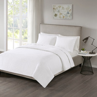 Ergode 3 Piece Reversible Quilt Set - Luxurious White Checkered Pattern - Ultra-Soft Microfiber - Machine Washable - Comfort and Style for Your Bedroom