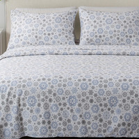 Great Bay Home Flannel Sheet Set California King Size - 100% Turkish Cotton, Double-Brushed, Winter Bed Sheets - Ultra-Soft, Cozy, 4-Piece Rustic Bedding Set (Snowflakes)