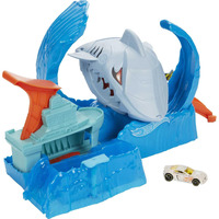 Hot Wheels Toy Car Track Set, Robo Shark Frenzy Playset & Color Shifters Car In 1:64 Scale, Vehicle Changes Colors In Very Warm & Icy Cold Water