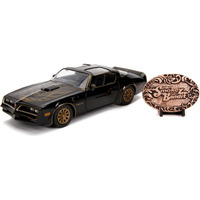 1977 Pontiac Firebird Trans Am Black with Replica Buckle "Smokey and the Bandit" (1977) Movie "Hollywood Rides" Series 1/24 Diecast Model Car by Jada