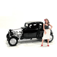 "Pin-Up Girls" Suzy Figure for 1/24 Scale Models by American Diorama