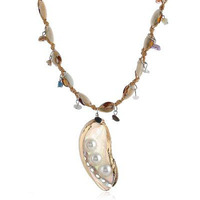 Nature's Delight Pearls In The Seashell Necklace(D0102HEYSE7.)