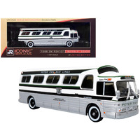 1966 GM PD4107 "Buffalo" Coach Bus "Peter Pan Bus Lines" Destination: "Providence" (Rhode Island) "Vintage Bus & Motorcoach Collection" 1/87 Diecast Model by Iconic Replicas