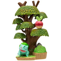 Pok?Mon Select Forest Environment - Multi-Level Display Set With 2-Inch Bulbasaur And Applin Battle Figures