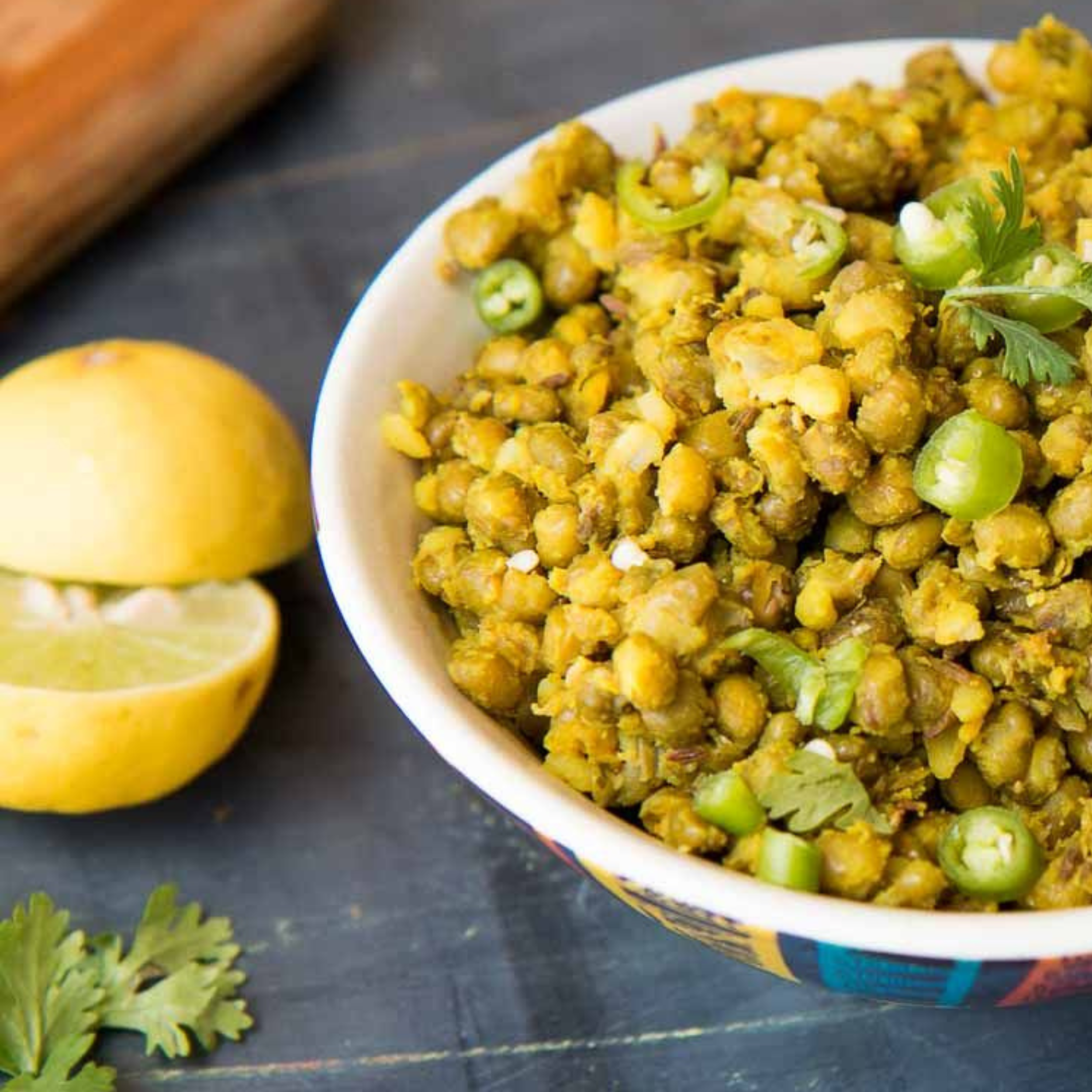 Rani Moong Whole (Ideal for cooking & sprouting, Whole Mung Beans with skin) Lentils Indian 400oz (25lbs) 11.36kg Bulk Box ~ All Natural, Gluten Friendly, Non-GMO, Kosher, Vegan, Indian Origin