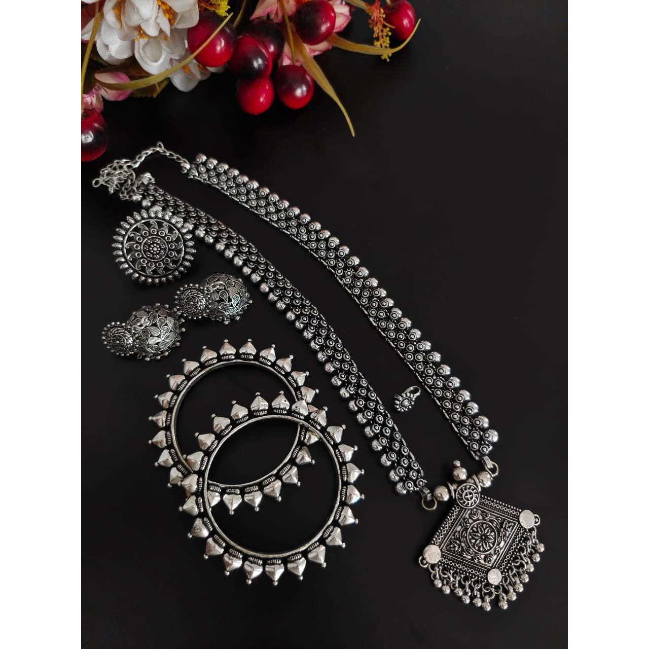 Ethnic online jewellery set