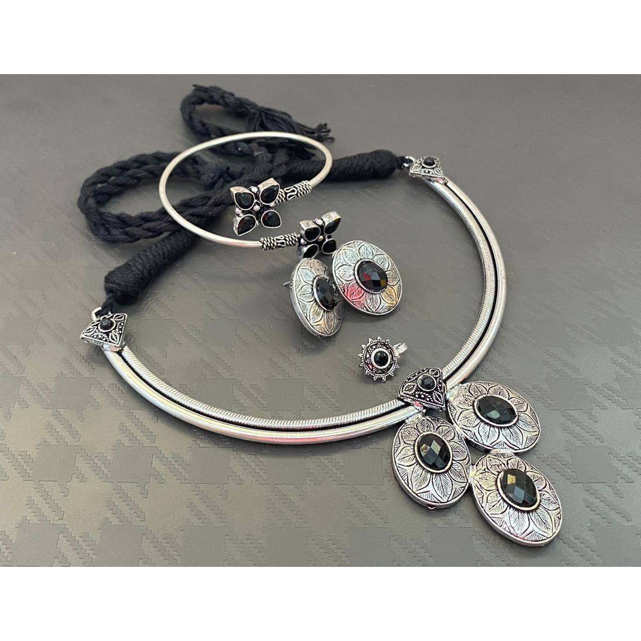 Bib necklace set, Indian german silver jewelery set, hasuli necklace, gifts for her, silver look jewelery set, antique jewelery, ethnic wear