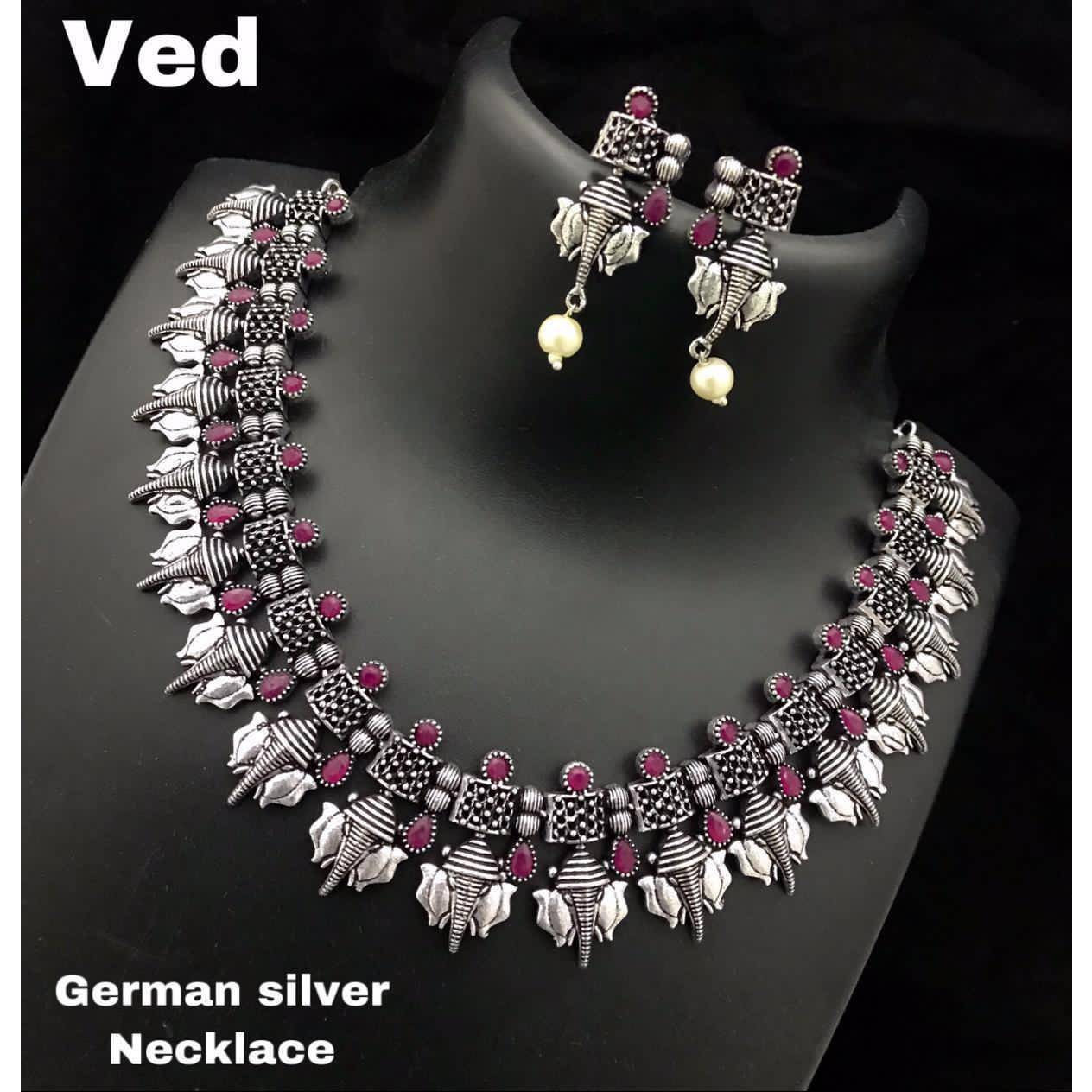 Fair Trade Indian Garnet, Pearl & Sterling Silver Necklace – CADEAUX du  MONDE