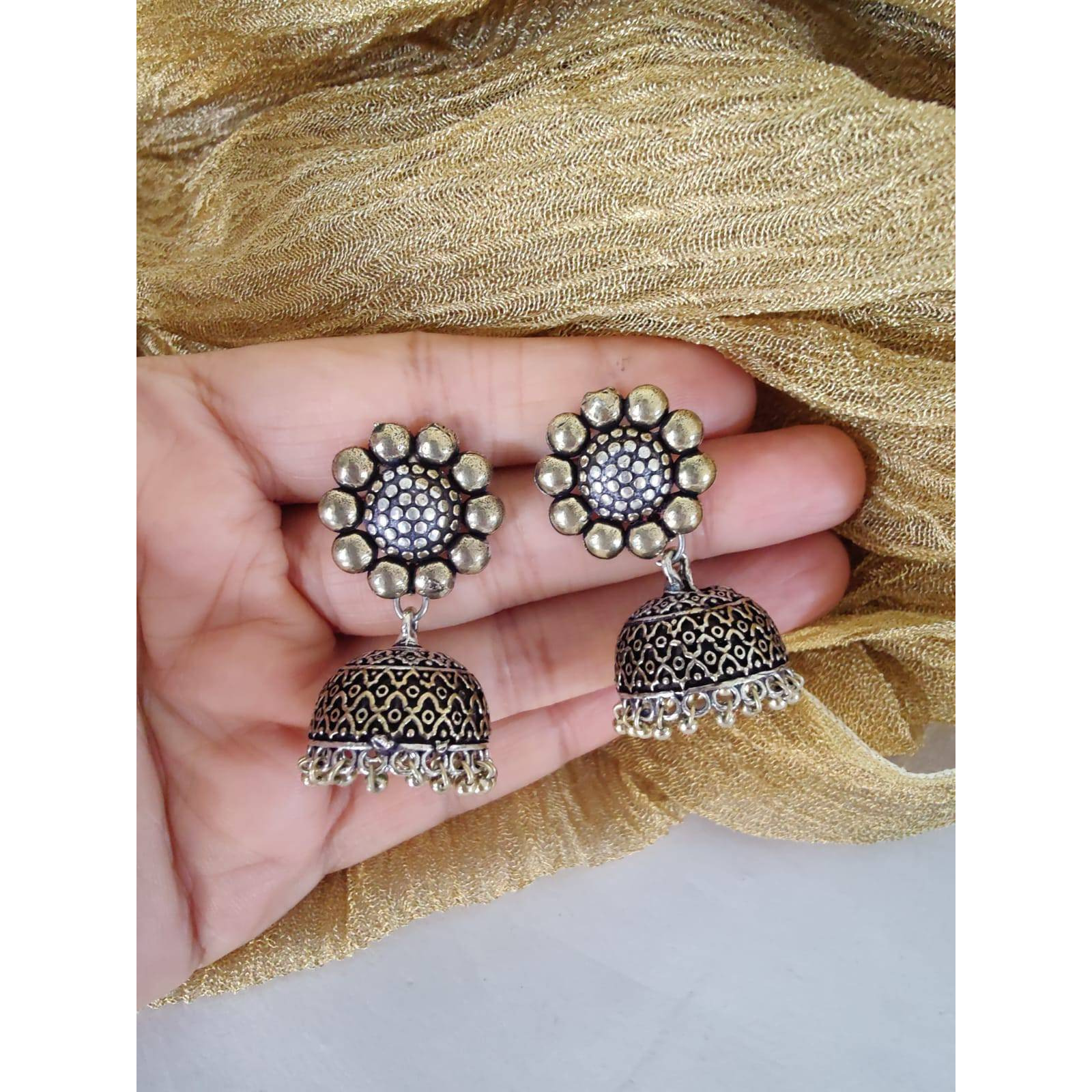 These stylish Horse Stud Earrings from VASTRABHUSHAN will certainly leave you spellbound. These Studs have an excellent finish and gives out an exquisite sense of style. If you are looking for an amazing Fashion Jewelry set for special occasions such as Anniversary, Engagement, Party, Wedding or for gifting , then your search ends here.A perfect gift for your daughter, mother, sister, friend, fiance or bride. Silver-plated Light weight waist belt for your comfort. Trendy & Latest fashion. An