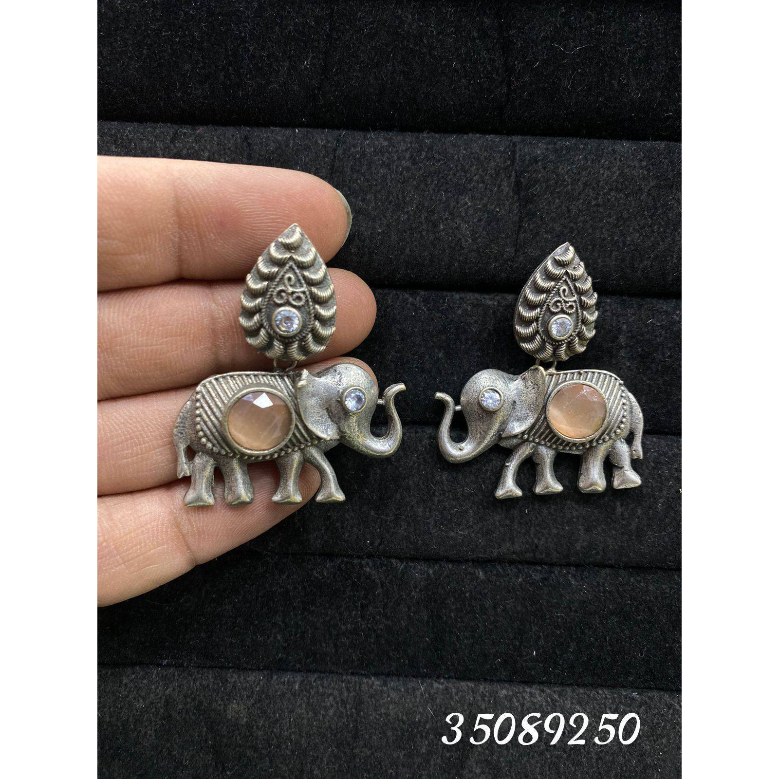This Traditional Radha Krishna Ring from VASTRABHUSHAN will certainly leave you spellbound. This Traditional Ring have an excellent finish and gives out an exquisite sense of style. If you are looking for an amazing Traditional Jewelry for special occasions such as Anniversary, Engagement, Party, Wedding or for gifting , then your search ends here.Item DescriptionThe look is stunning and preciously suitable for all kinds of dressy occasions.COLOR  SilverMetal Brass With Good Quality Silver Pl