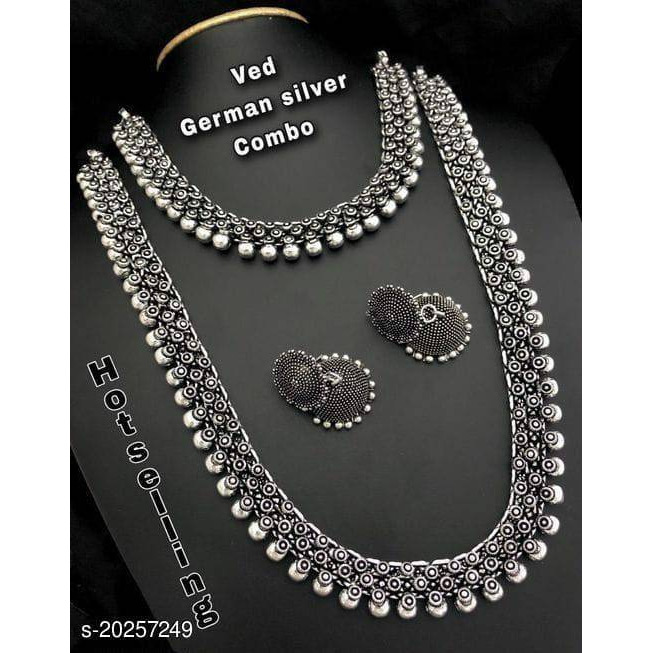 These stylish Emerald Pearl Stud Earrings from VASTRABHUSHAN will certainly leave you spellbound. These Jhumka Earrings set have an excellent finish and gives out an exquisite sense of style. If you are looking for an amazing Fashion Jewelry set for special occasions such as Anniversary, Engagement, Party, Wedding or for gifting , then your search ends here.Item DescriptionThe look is stunning and preciously suitable for all kinds of dressy occasions.COLOR  SilverMetal Brass With Good Quality