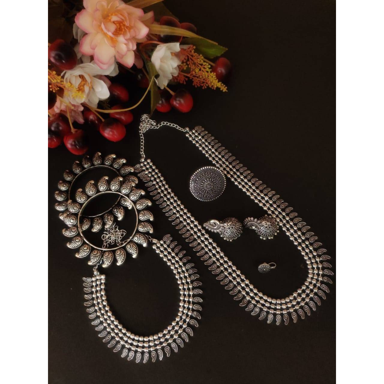 Premium qualityIf you are into boho and hippie pieces of jewellery, then having a pair ofboho tribalearringsis inescapable Vastrabhushan brings you a combination of Afghani and Indian-designedAfghani boho earringsavailable in multicolours to compliment and add jazzinessto your outfit. The rarely found mirror earrings are made of real stained-glass andhandcrafted with the finest materials, specially designed to suit both traditional and modernattires.To retain your jewellery