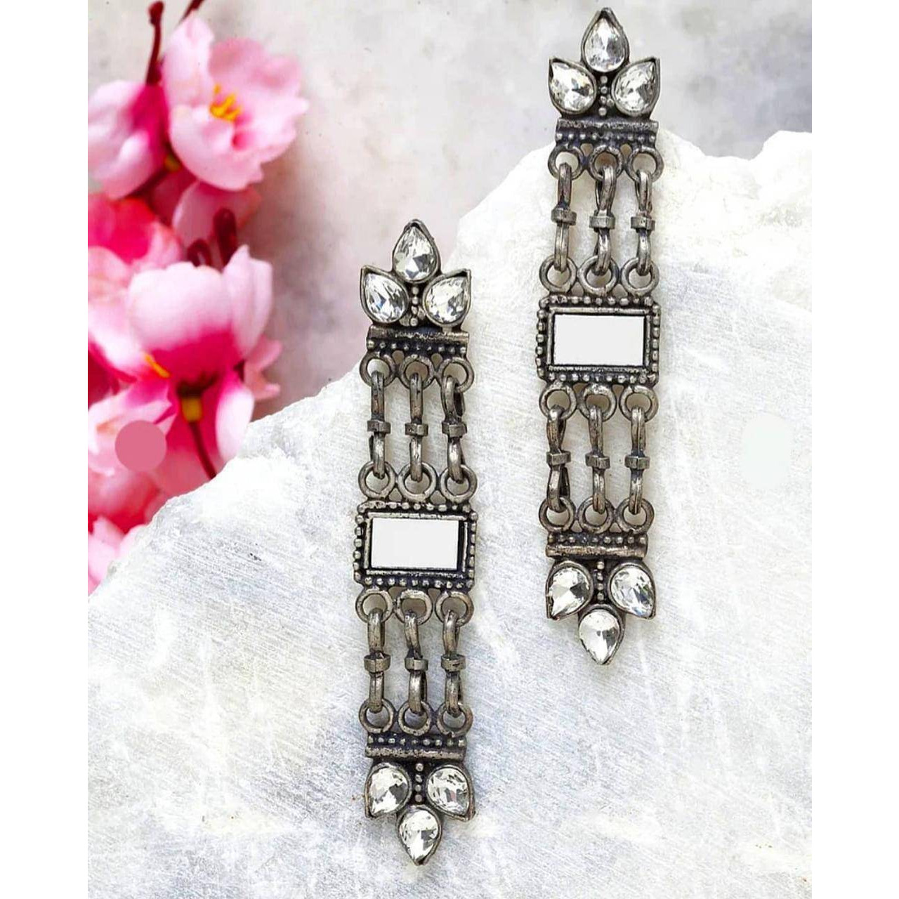 Adorn your daily attire with ethnicity & add glam to your personality with this high-qualityhandcrafted  shell earrings. Compliment your outfit with this set of Indian jewelleryon any given day and dazzle people with your elegant aura. Youll be sure to receivecompliments when you wear this exquisite piece of german jewellery. Pair it up with any attire& make sure to brighten up your outfit on any given day. You can also put on this set with semi-formal attire to make you feel the best ve
