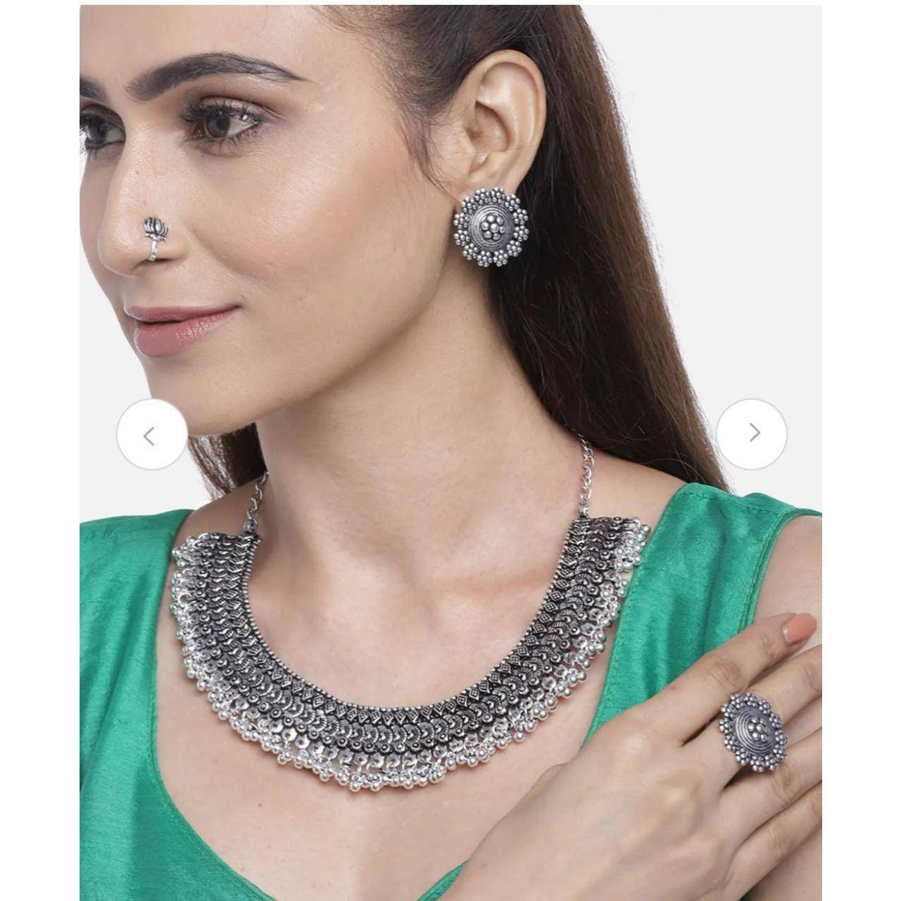 Let your face do the talking with this mesmerizing dual tone maangtikka set by Vastrabhushan. The maang tikka is inspired by the ancient headdress of South Indian deities. ThisIndian jewelry is light in weight, it is the most recent style that has become a must-have piece ofbridal jewelry.Note If you want this Indian jewelry to last longer, keep it dry and free of chemicals.