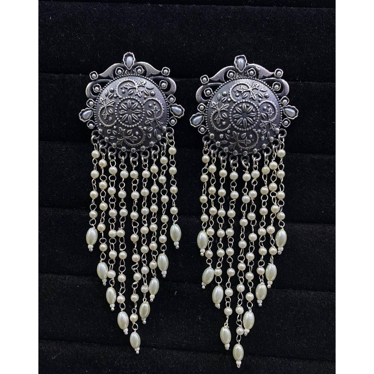 It is easy to see why oxidized jewelry has gained popularity. Not only does it have a unique look but it is versatile and cost-effective in comparison to purer metals like gold and silver. These pieces have an old-world charm and traditional appeal. These can be worn for a wedding, engagement, party, prom, and any special occasion. It will complement your special days like Valentine's Day, Birthdays, Anniversaries, and Mother's Day.  This set includes a long necklace, studs, nose pin, ring, and