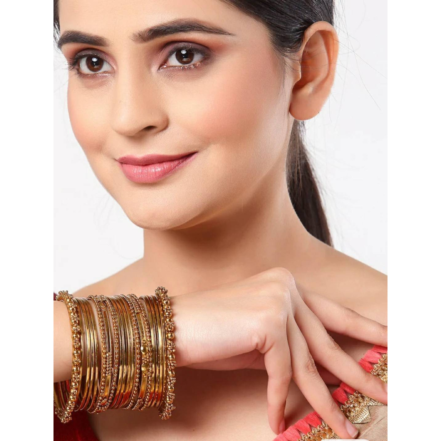 Trying to find the perfect gift for a special occasion Look no further than the 6-piece oxidizedjewelry set. Consisting of a necklace, pendant, earrings, ring and bracelet, this Indian jewelry set ishandmade and is a perfect example of sophisticated Indian jewelry. Reflecting the true charm ofoxidized silver jewelry, the handmade oxidized necklace set is perfect for any event. Pair it with atraditional saree or salwar set to earn compliments from near and dear ones.Jewelry care tips Avoi