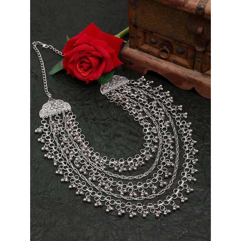 Neckpieces always add a certain charm to a persons outfit and personality. This Indian weddingjewelry set is suitable for all women, especially modern women who embrace traditional values. Saygoodbye to not knowing what jewelry to pair with your outfits. This mint green choker set is theperfect accessory as it goes with all colors  dark and light alike. As you wrap this choker around yourneck, you will feel a sudden boost in your confidence. Carry yourself with class and poise wi