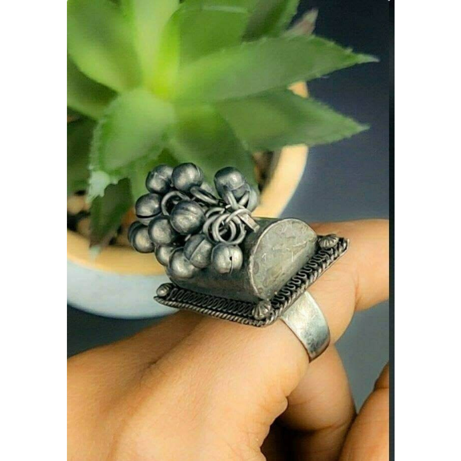 Create A Buzz Around Your Corner By Wearing This oxidized silver brass bracelet and ring, You Will Always Be The Center Of Attraction Of Any Gathering By Wearing This Jewellery From Yachika Collections. You Can Team It With Ethnic Wear Of Your Choice To Look Your Best.