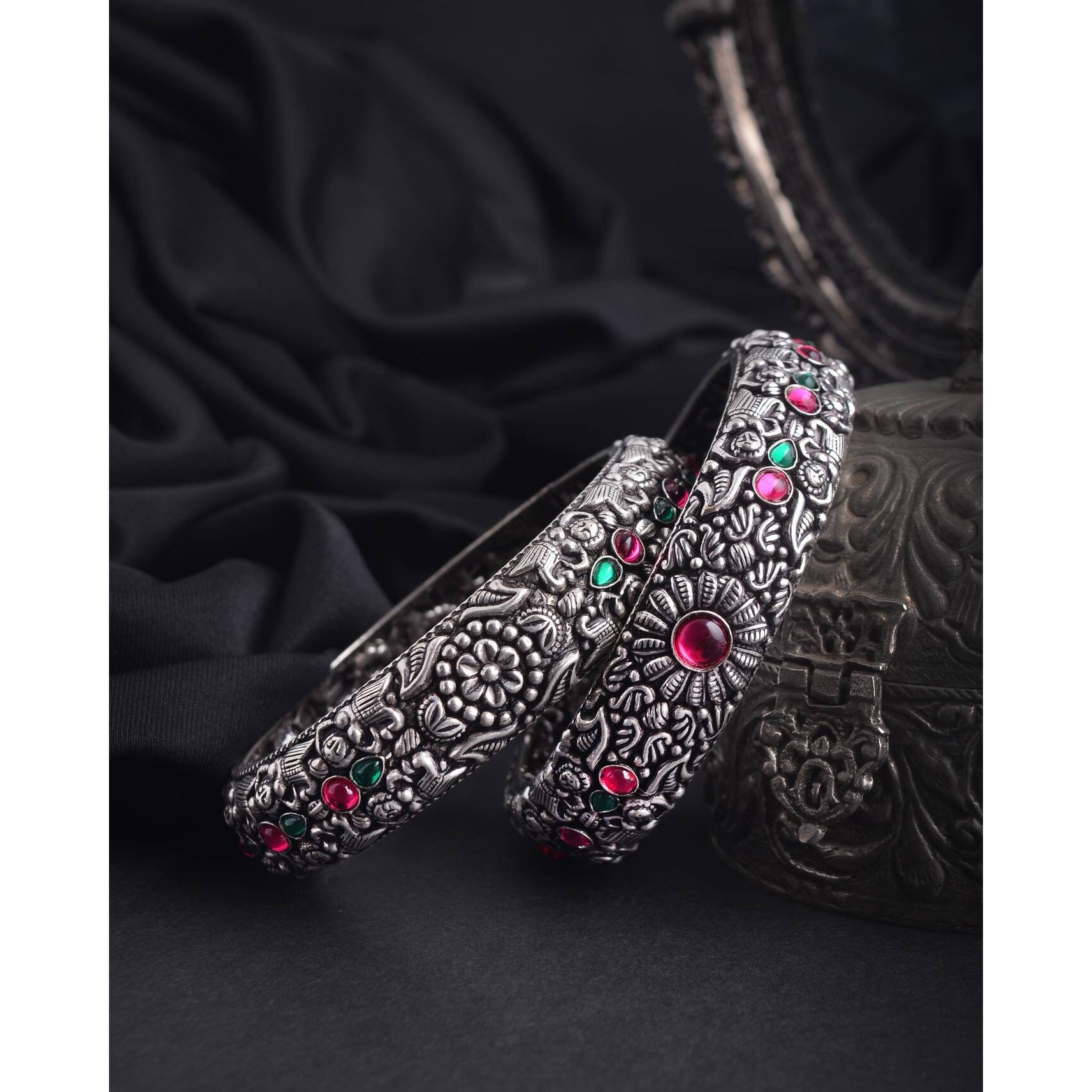 Listed as a must-have earring, jhumkis will always be a woman's favorite accessory Our  Leaf Silver Oxidised Jhumkis are one to would opt for when you want the simple yet trendy look, pair these up with your straight kurtas or your soft mulmul sarees, these will leave you feeling pretty all day long