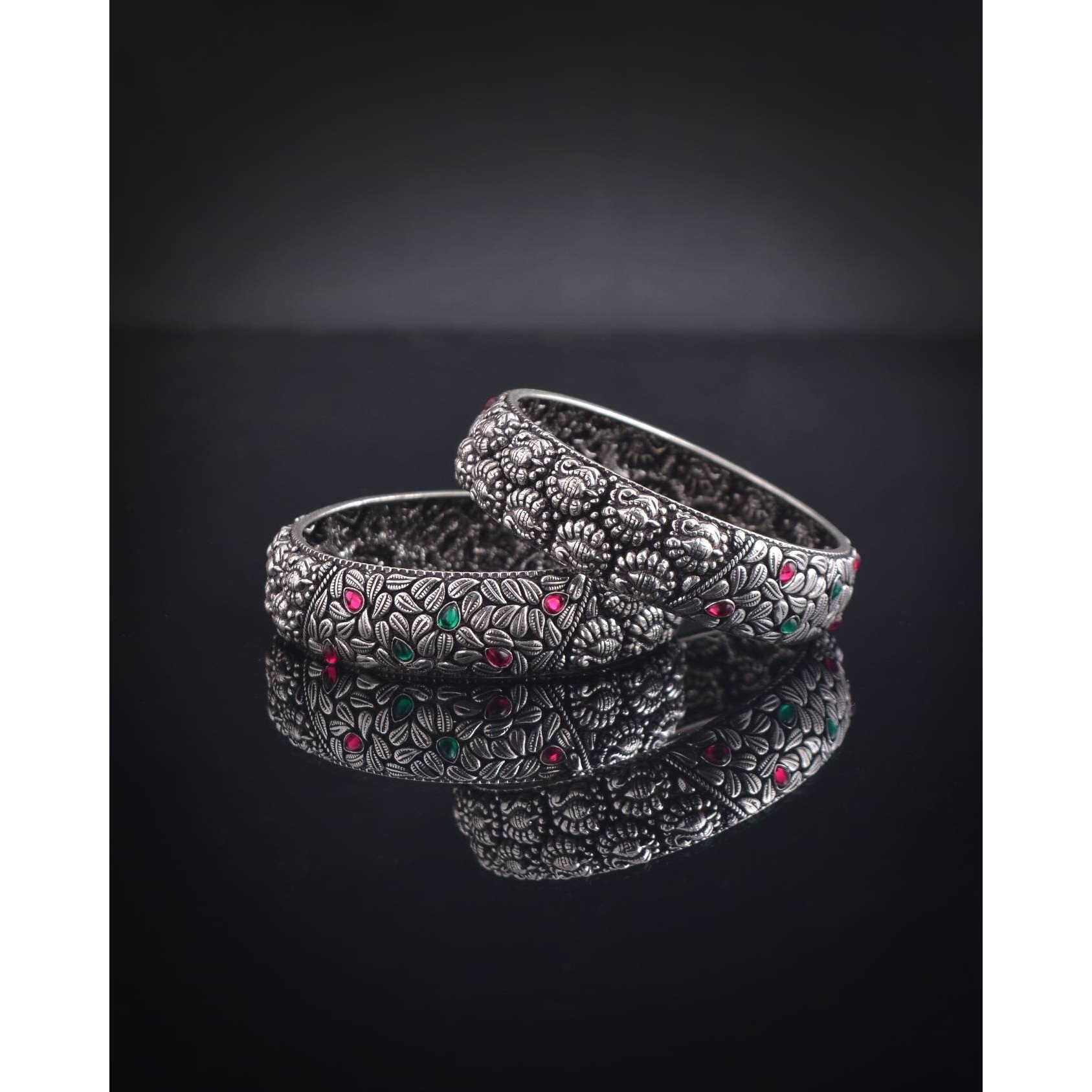 Listed as a must-have earring, jhumkis will always be a woman's favorite accessory Our  Leaf Silver Oxidised Jhumkis are one to would opt for when you want the simple yet trendy look, pair these up with your straight kurtas or your soft mulmul sarees, these will leave you feeling pretty all day long