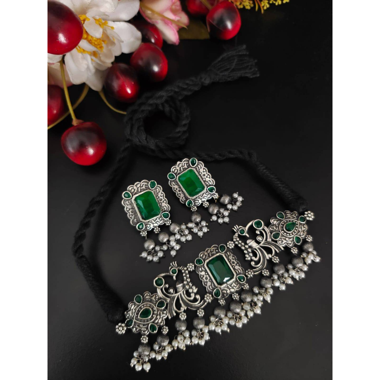 ~Women Love Jewelry as it not only enhances their beauty, but also gives them the social confidence. This Piece of Jewelry will enhance your beauty and compliment your dressJewellery is made of the finest Material and is Plated with High Quality to ensure a Long Lasting Life of the product.~Occasion  Wedding/ Festival / Traditional Functions~Gifting  An Ideal product to be gifted for the one you care in your family or as the Perfect Valentine Love Gift for the One you Love. Anniversary, Birthd