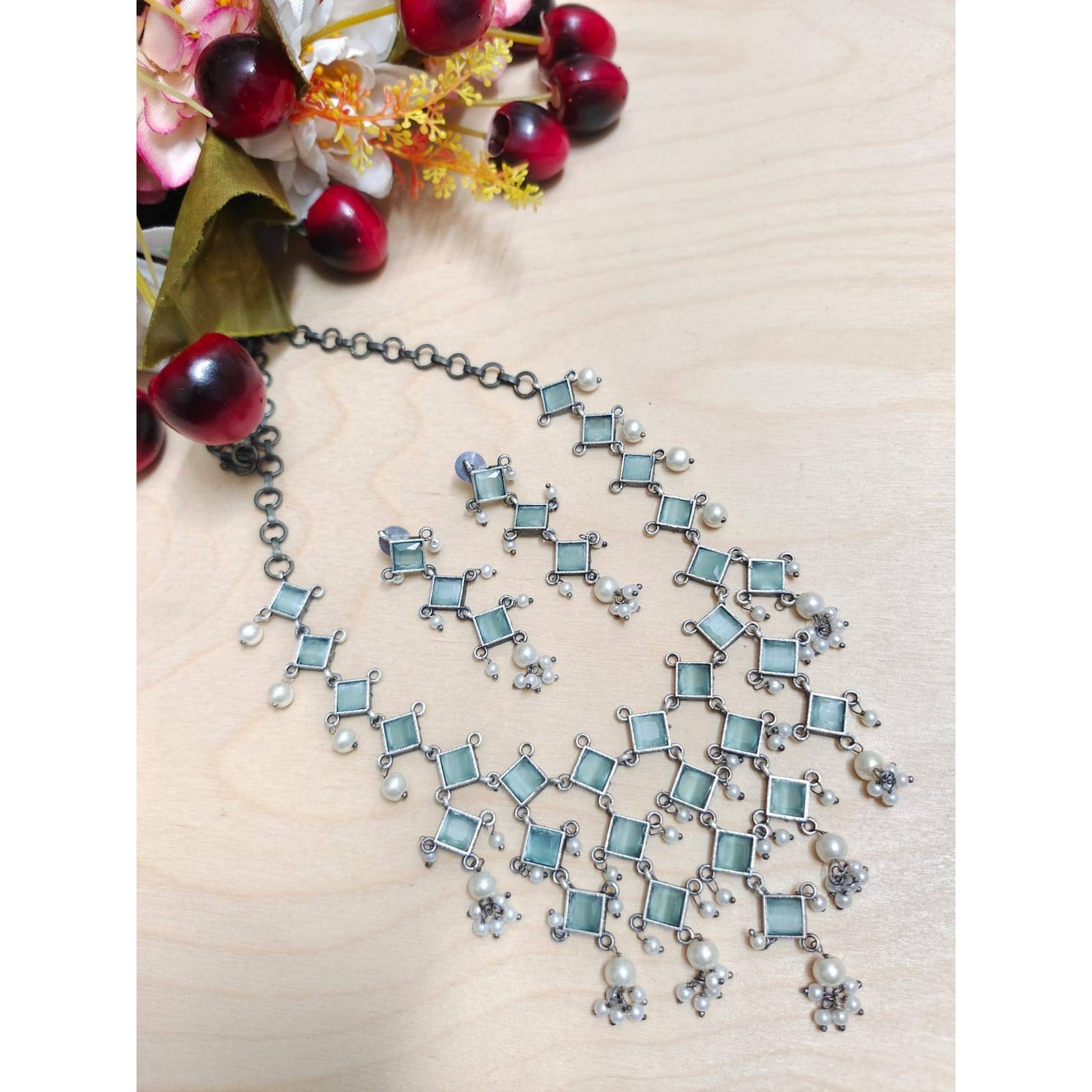 This dual tone jhumka earrings will add luster when worn for a wedding, engagement, party, prom and any special occasion. It will enhance special days like Valentine's Day, Birthdays, Anniversaries, and Mother's Day.Ideal Gift Idea Perfect beautiful & memorable gift for you and your loving wife, girlfriend, sister, aunt, daughter and mom/mother/mummy.