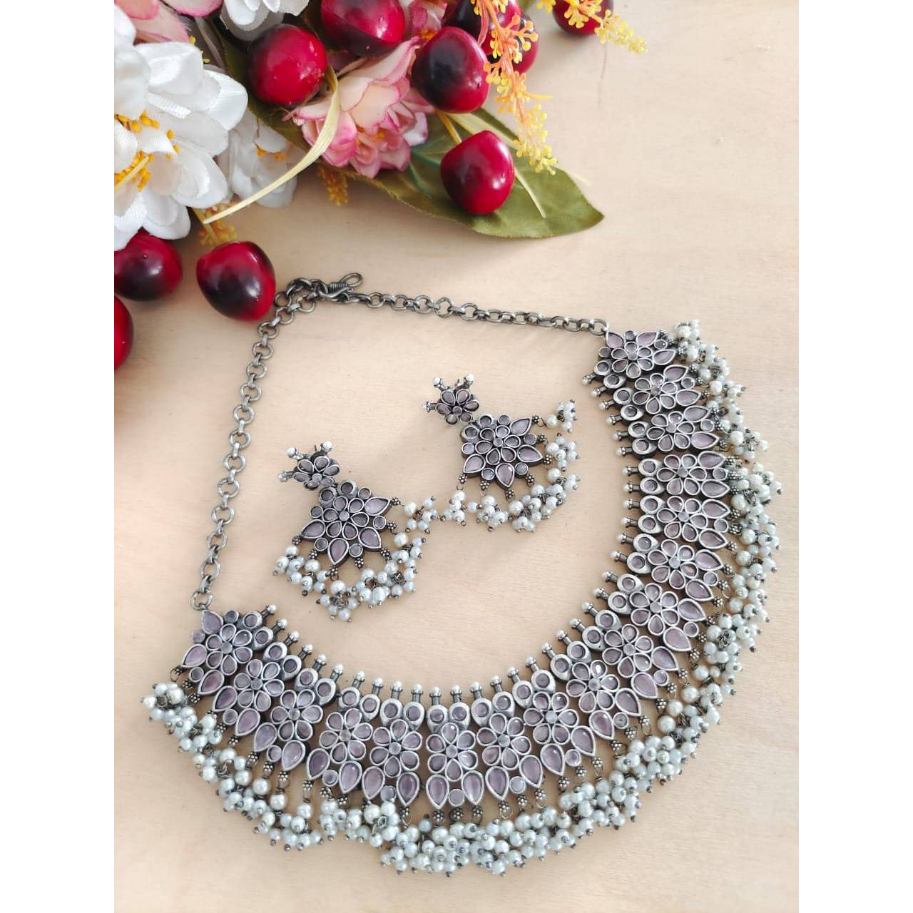 Giving A Festival & Casual Base Theme Package Of Earring That Have A Establish Looking In Any Occasion,Kind Of A Designer Jewelry.Its A Unique Design With Metal & Gemstone Mixture.It Have.1. Gemstone pearl earring, 2 . Designer earring, 3. Ethenic Style , 4 . Metal Alloy , 5. Occassion All Wear