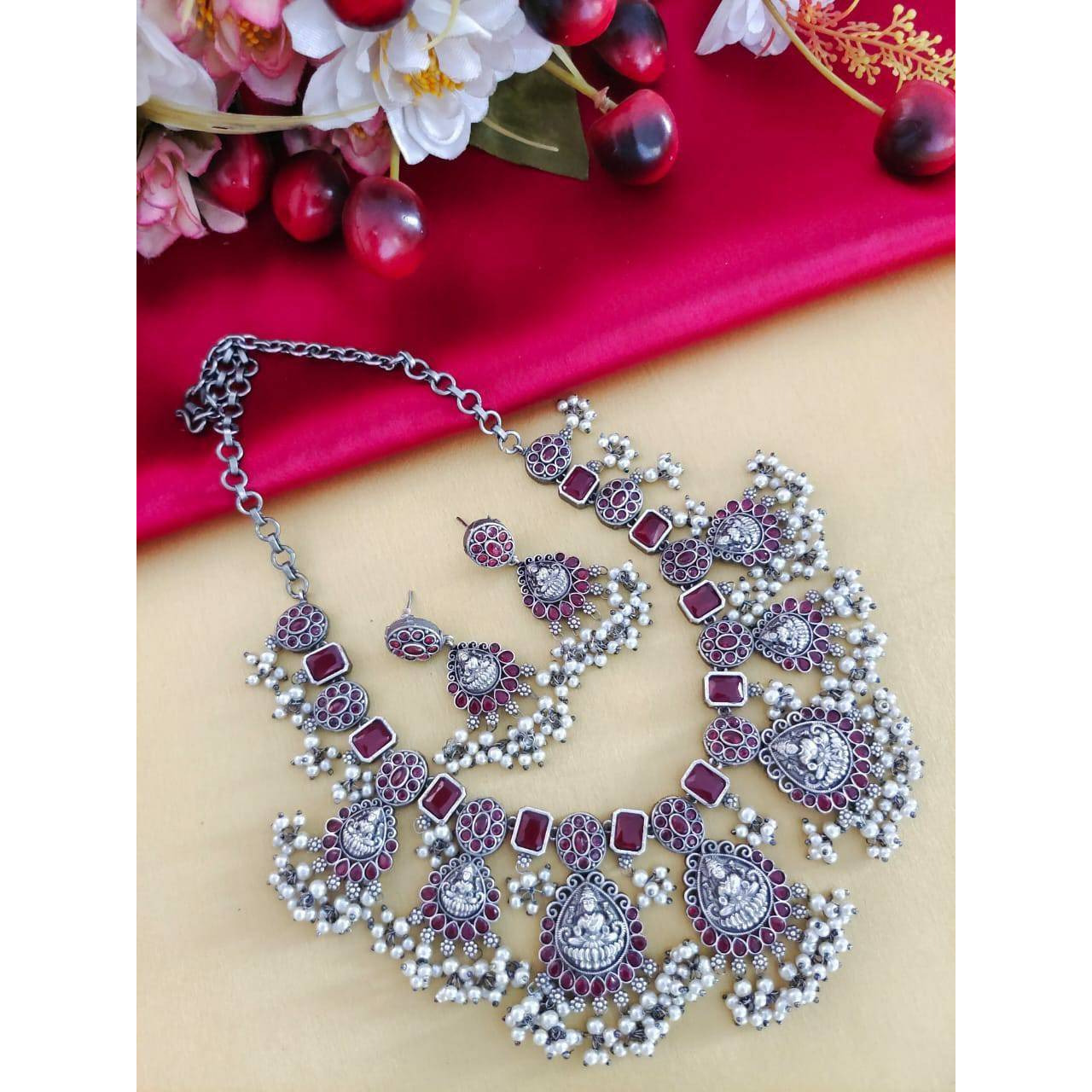 Afghani Mirror Choker Jewellery Set, Boho Tribal Jewelry, Indian Oxidised Jewellery, Handmade, Necklace Set, Anniversary Gift, Gifts For HerLeave an everlasting impression with this handmade and mindfully curated jewelry set If you are in love with Indian aesthetics, this beautiful tribal design is exquisite and perfect for you Make your look gracious and add royal essence to your overall look with this art piece. Be the head-turner wherever you step in with one of our favorites and the most a