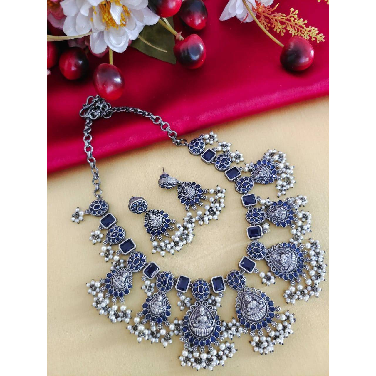Afghani Mirror Choker Jewellery Set, Boho Tribal Jewelry, Indian Oxidised Jewellery, Handmade, Necklace Set, Anniversary Gift, Gifts For HerLeave an everlasting impression with this handmade and mindfully curated jewelry set If you are in love with Indian aesthetics, this beautiful tribal design is exquisite and perfect for you Make your look gracious and add royal essence to your overall look with this art piece. Be the head-turner wherever you step in with one of our favorites and the most a