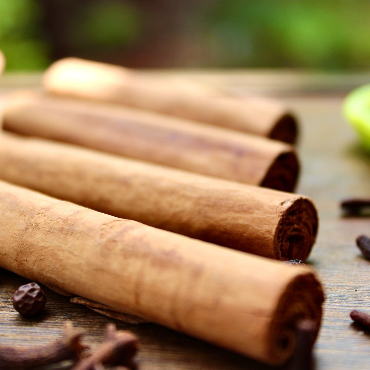 EL The Cook Whole Cinnamon Sticks | Aromatic Indian Spice | Natural, Vegan, Gluten Free, NON-GMO, Resealable Bag | Ideal for Indian, Asian Cooking, Tea, Coffee, Baking & Mulling Wine | 3.5oz (100gm) (Flavor Cinnamon Sticks)
