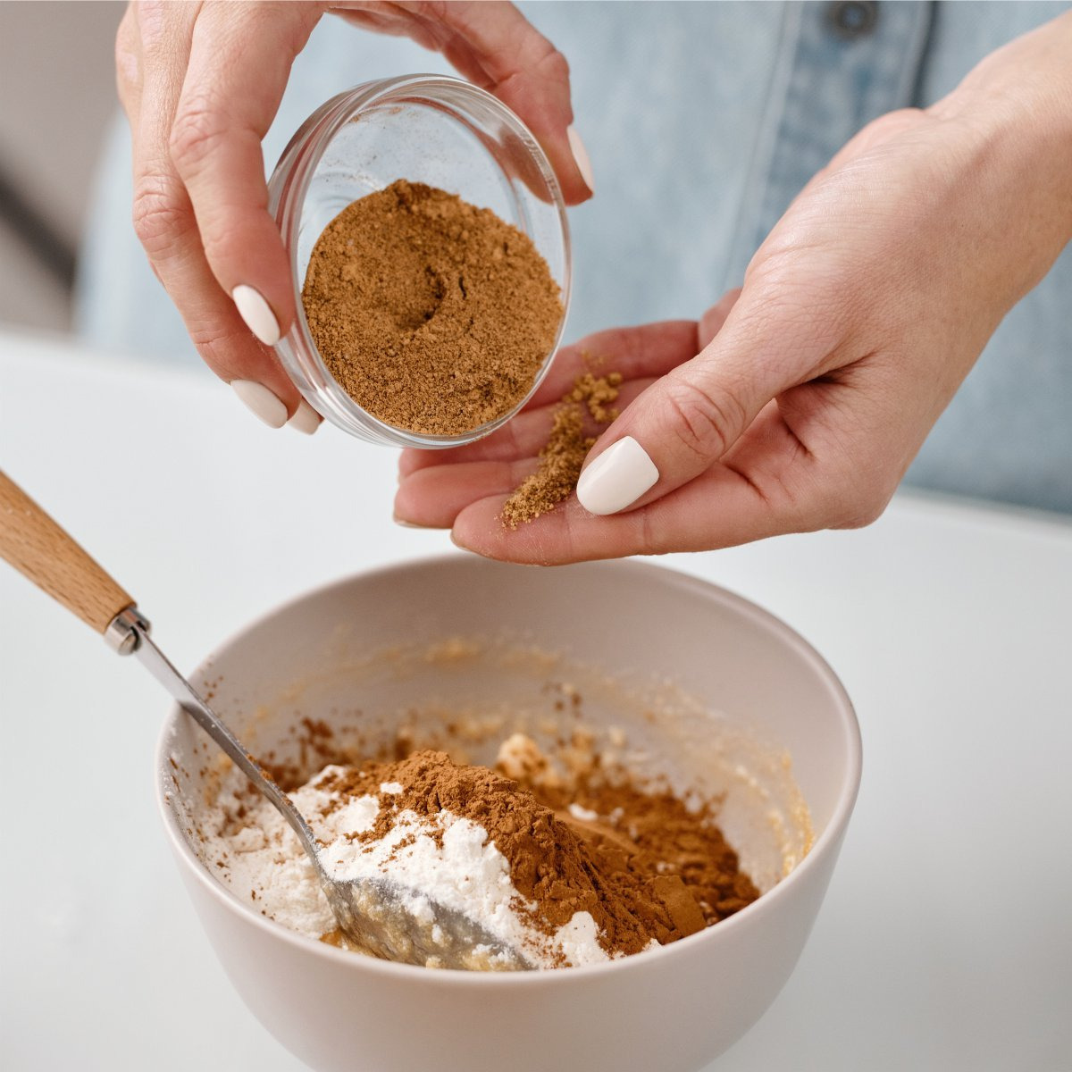 EL The Cook Whole Cinnamon Sticks | Aromatic Indian Spice | Natural, Vegan, Gluten Free, NON-GMO, Resealable Bag | Ideal for Indian, Asian Cooking, Tea, Coffee, Baking & Mulling Wine | 3.5oz (100gm) (Flavor Cinnamon Sticks)