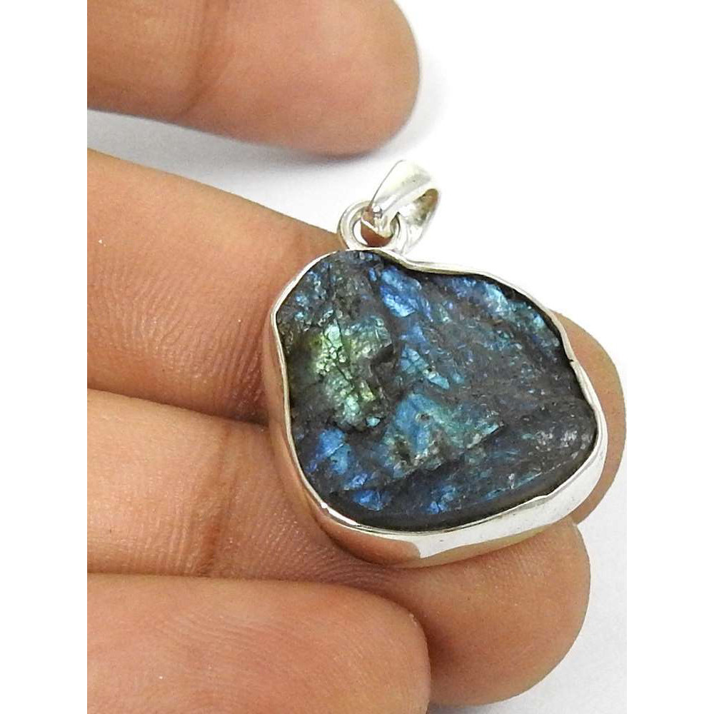 Fashion Design !! Labradorite Rough Stone Sterling Silver Pendant Jewelry