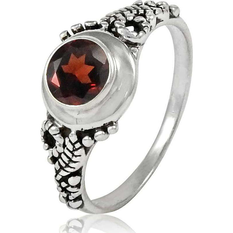 Cute!! 925 Sterling Silver Garnet Ring