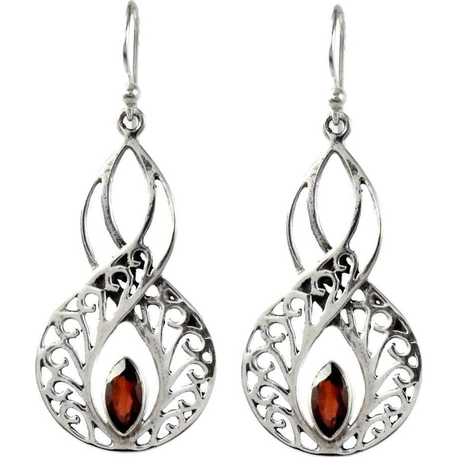 Lovely !! Garnet 925 Sterling Silver Earrings