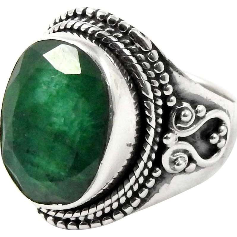 Lovely Emerald 925 Sterling Silver Ring