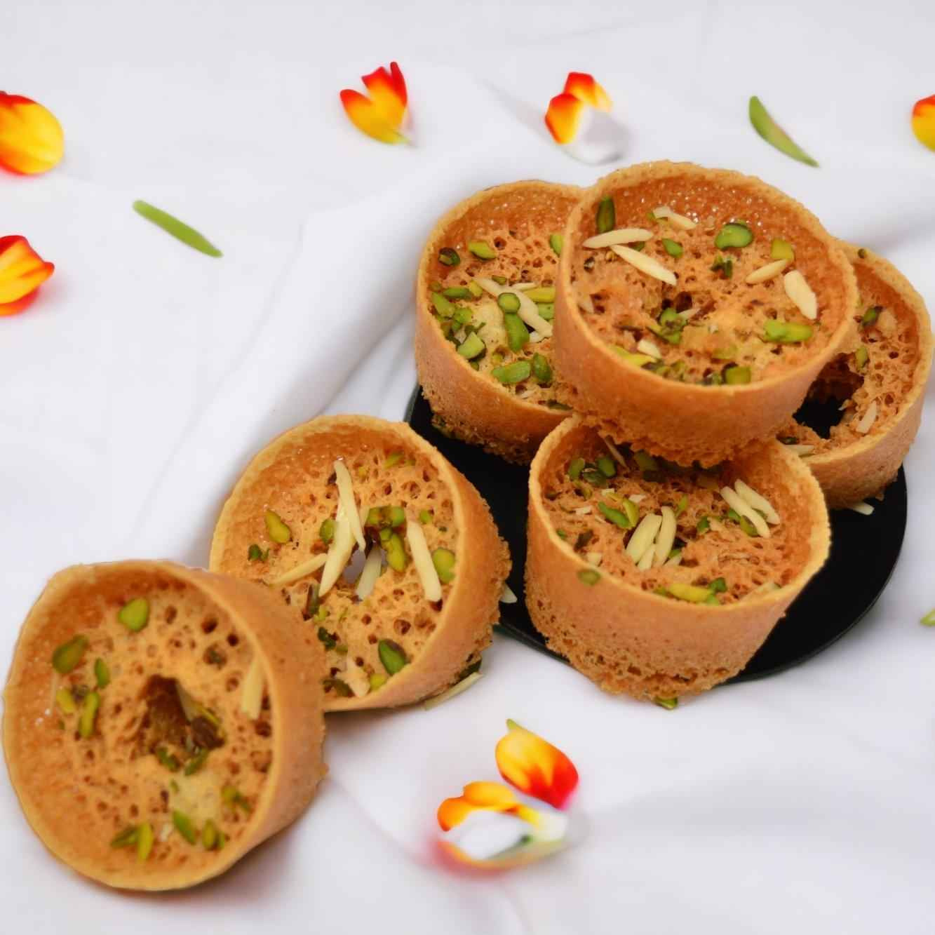 Tini Meetha Ghewar - 7Pc